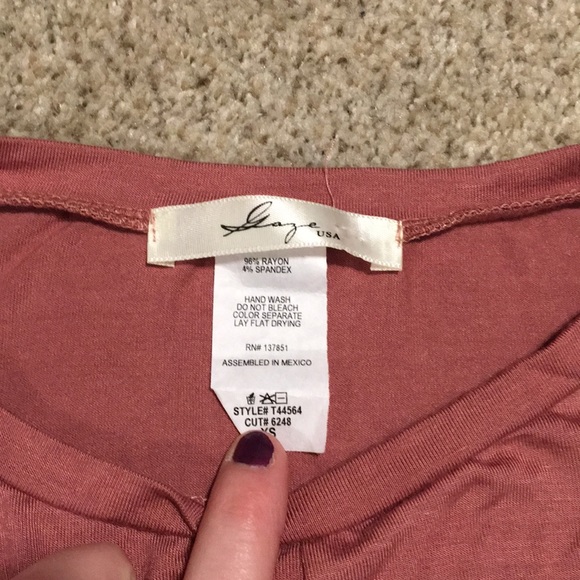 Knot crop top - Picture 2 of 3